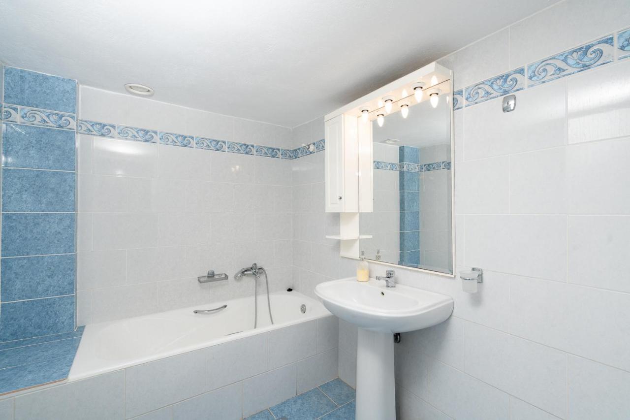 Mtc-D Apartments By The Sea And Airport Pórto Ráfti 외부 사진